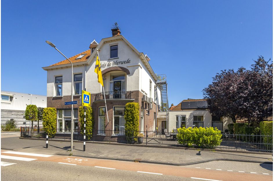 2-oranjestraat-1-sliedrecht-min-39587_945x625_canvas